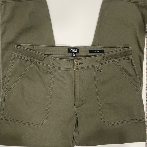 Jones New York Olive Cropped Chino’s - Picture 4 of 8